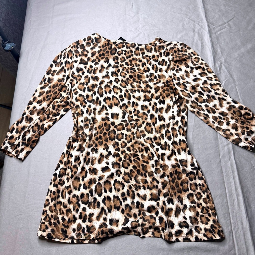 Kim & Co Leopard Print V-Neck Tunic Top Brown 3/4 Sleeve Stretch Jersey NWT M - Picture 4 of 5